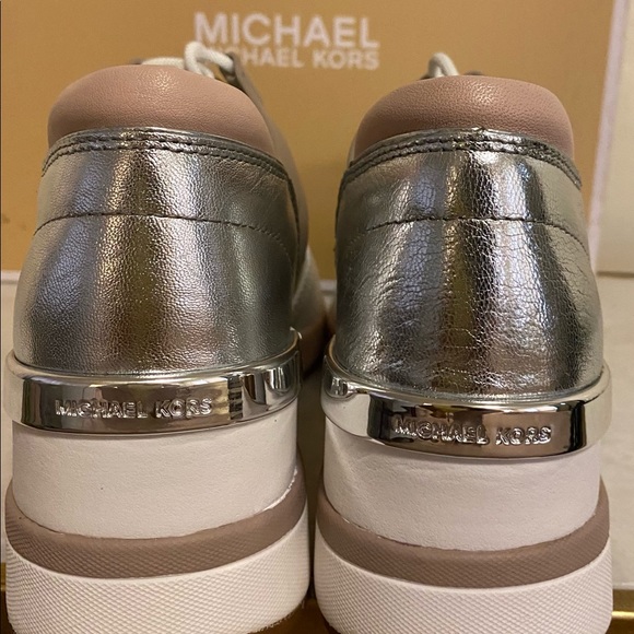 NWT Never Worn MICHAEL KORS Leather Beckett Trainer. Size 9 - Picture 5 of 6